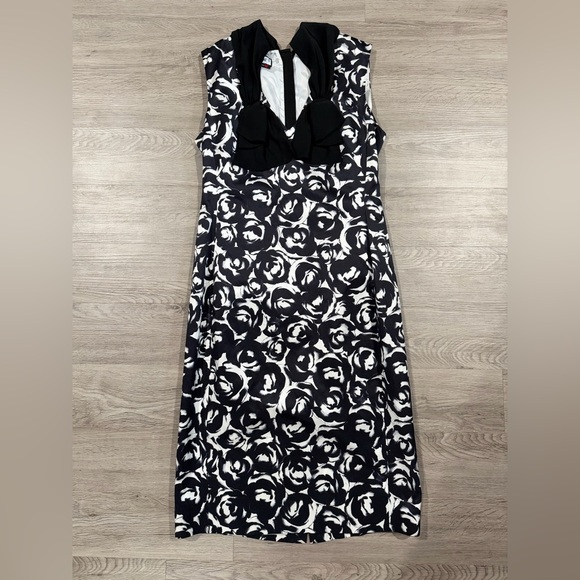 Moschino Dresses & Skirts - Moschino Silk Black and White Floral Sleeveless‎ Dress